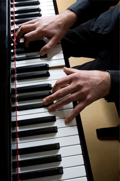 Burkhard Lange am Klavier